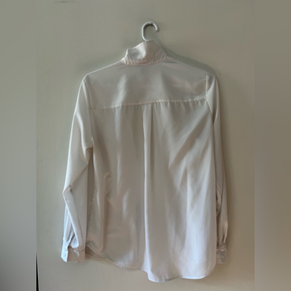 H&M button down blouse - Picture 2 of 3